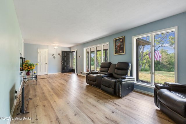 1423 Sullivan Ln, Bardstown, KY 40004