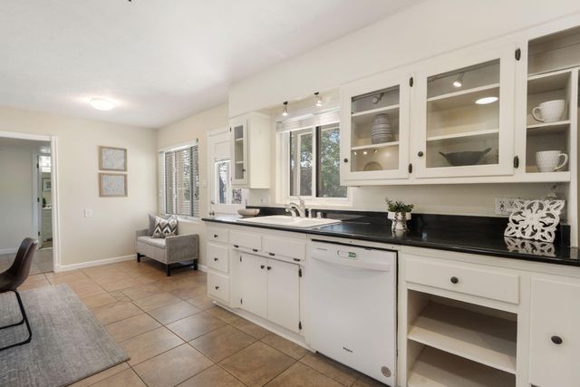 801 Monroe Street NE, Albuquerque, NM 87110