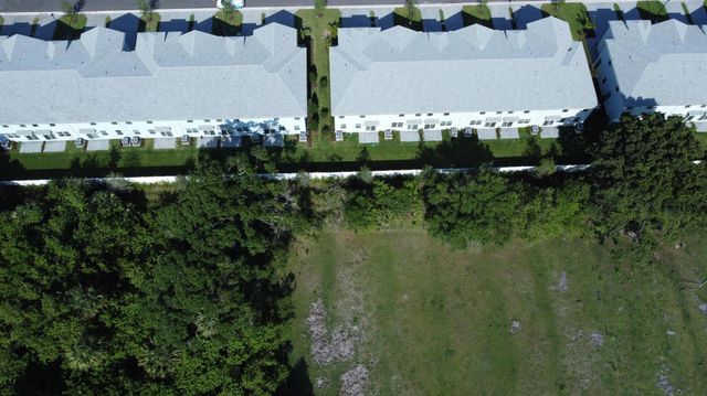 560 Salisbury Circle, Fort Pierce, FL 34982