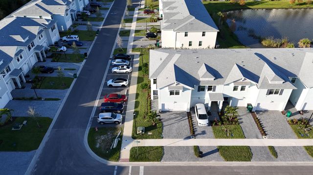 560 Salisbury Circle, Fort Pierce, FL 34982