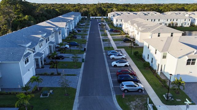 560 Salisbury Circle, Fort Pierce, FL 34982