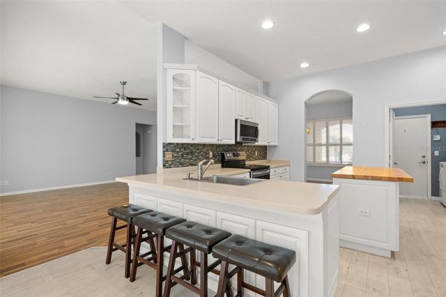 1305 CRYSTAL GREENS DRIVE, Sun City Center, FL 33573