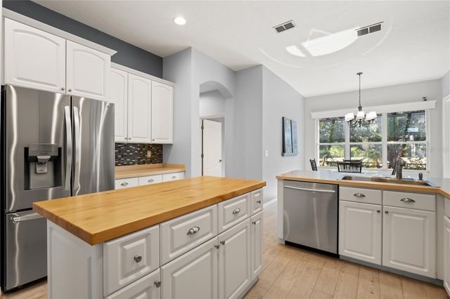1305 CRYSTAL GREENS DRIVE, Sun City Center, FL 33573