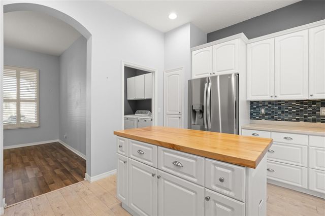 1305 CRYSTAL GREENS DRIVE, Sun City Center, FL 33573