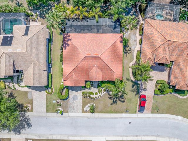 1305 CRYSTAL GREENS DRIVE, Sun City Center, FL 33573