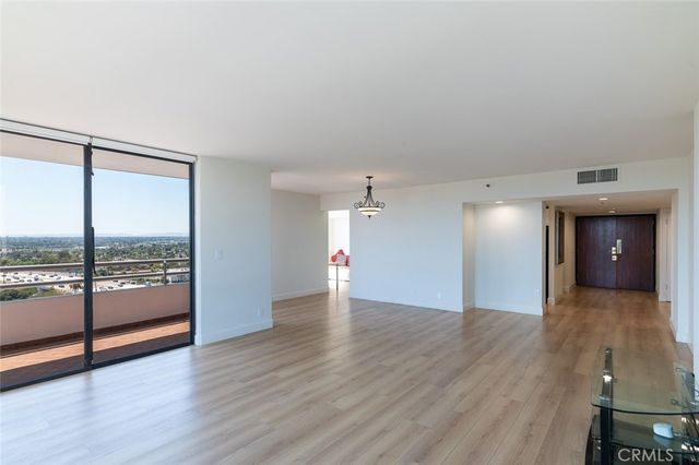345 Pioneer Drive 1404, Glendale, CA 91203