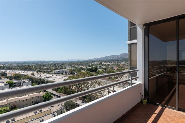 345 Pioneer Drive 1404, Glendale, CA 91203