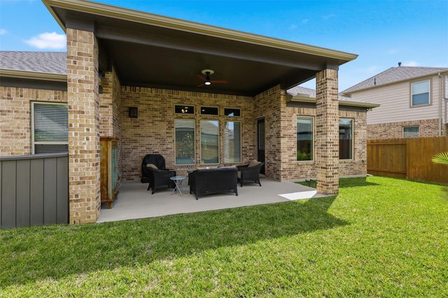 209 Bright Bluff Circle, Waller, TX 77484