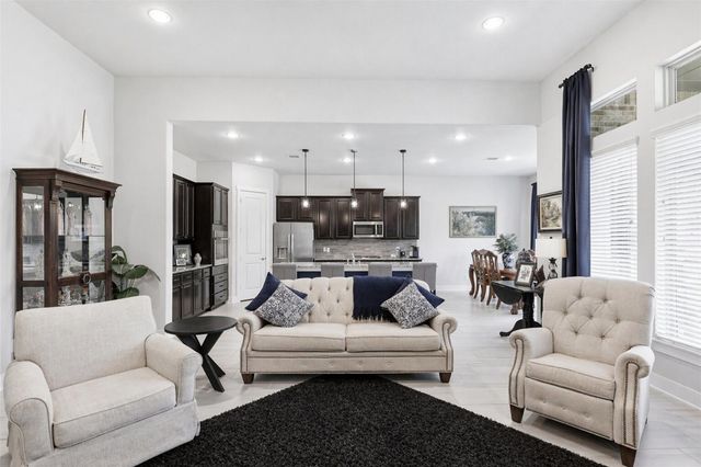 209 Bright Bluff Circle, Waller, TX 77484