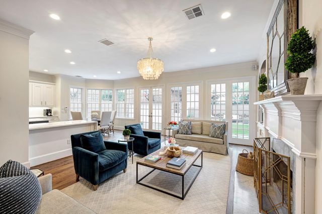 4028 Riley Street, West University Place, TX 77005