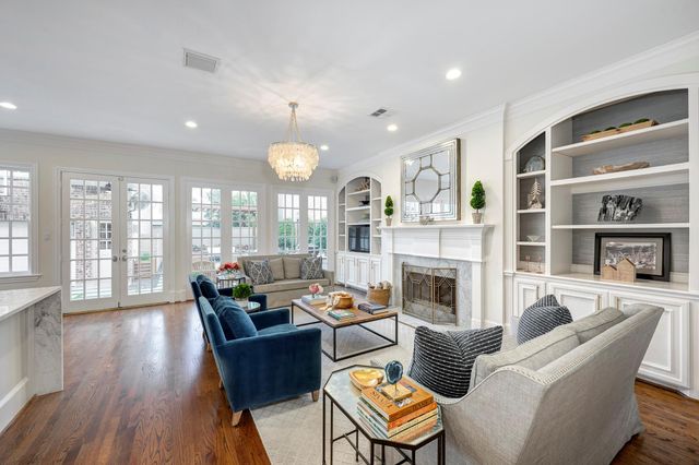 4028 Riley Street, West University Place, TX 77005