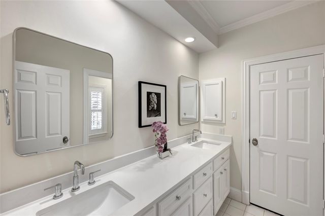 4028 Riley Street, West University Place, TX 77005