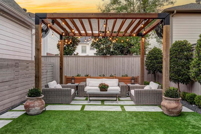 4028 Riley Street, West University Place, TX 77005