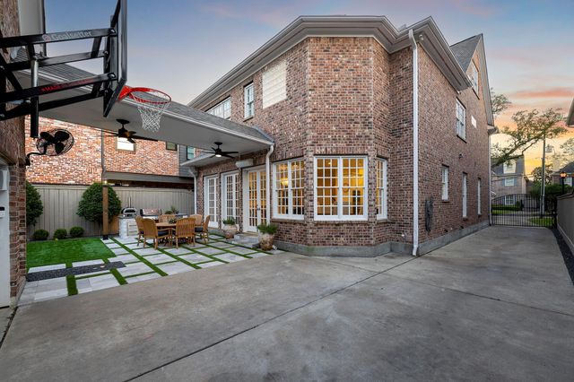 4028 Riley Street, West University Place, TX 77005