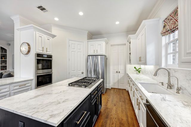 4028 Riley Street, West University Place, TX 77005