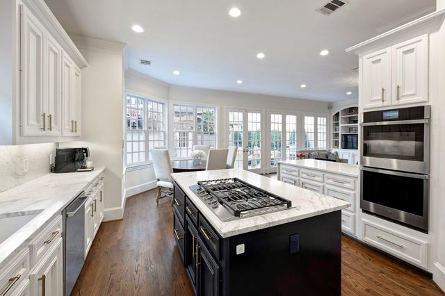 4028 Riley Street, West University Place, TX 77005