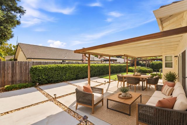 8908 Royal Gate Way, Elk Grove, CA 95624