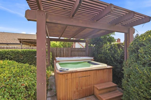 8908 Royal Gate Way, Elk Grove, CA 95624