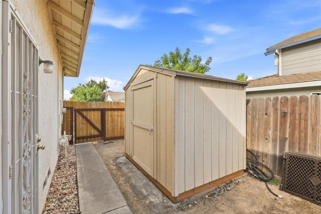 8908 Royal Gate Way, Elk Grove, CA 95624