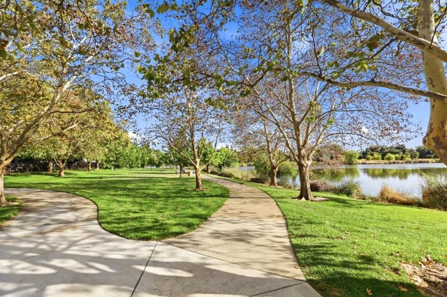 8908 Royal Gate Way, Elk Grove, CA 95624