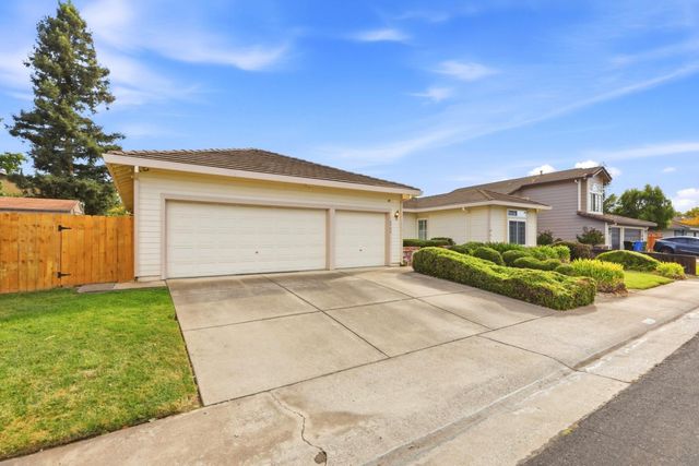 8908 Royal Gate Way, Elk Grove, CA 95624