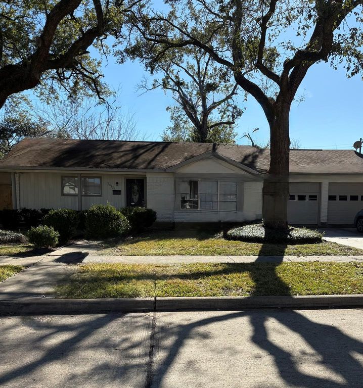 10226 Old Orchard Road, La Porte, TX 77571