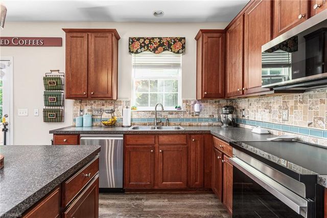 365 Mahogany Drive, Thomasville, NC 27360