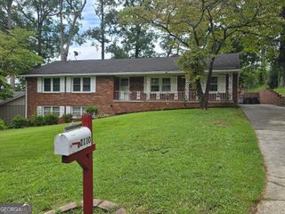 2110 Lavista Circle, Hapeville, GA 30354