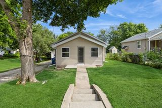 8 E Wall Avenue, Des Moines, IA 50315