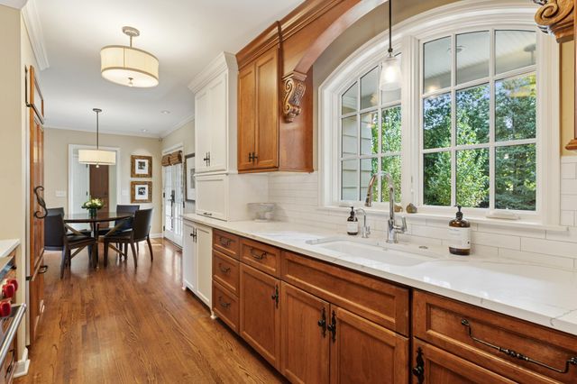 5325 Wooddale Avenue, Edina, MN 55424