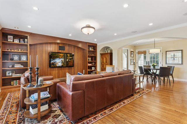 5325 Wooddale Avenue, Edina, MN 55424
