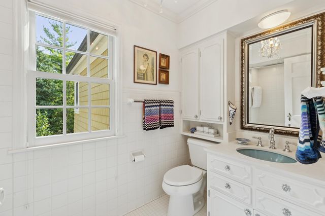 5325 Wooddale Avenue, Edina, MN 55424