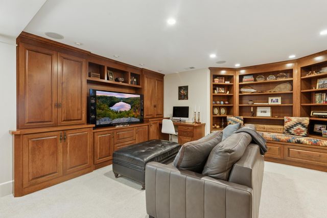 5325 Wooddale Avenue, Edina, MN 55424