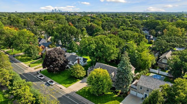 5325 Wooddale Avenue, Edina, MN 55424