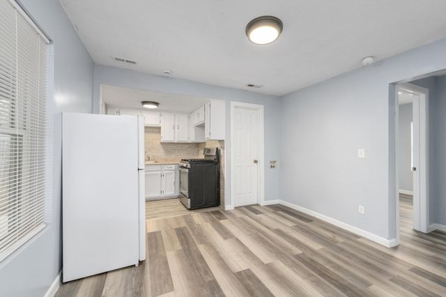 3128 W University Ave, Wichita, KS 67213