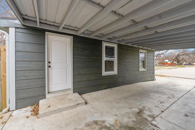 3128 W University Ave, Wichita, KS 67213