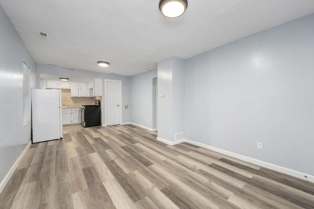 3128 W University Ave, Wichita, KS 67213