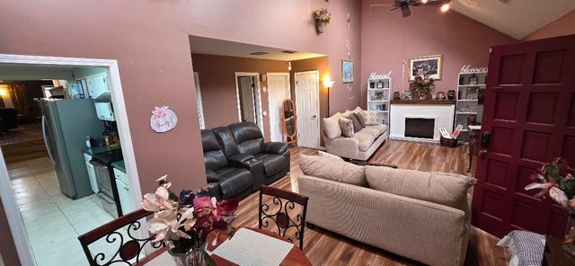 4285 BOEINGSHIRE DR, Memphis, TN 38116