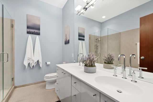 5601 Smetana Drive 608, Hopkins, MN 55343