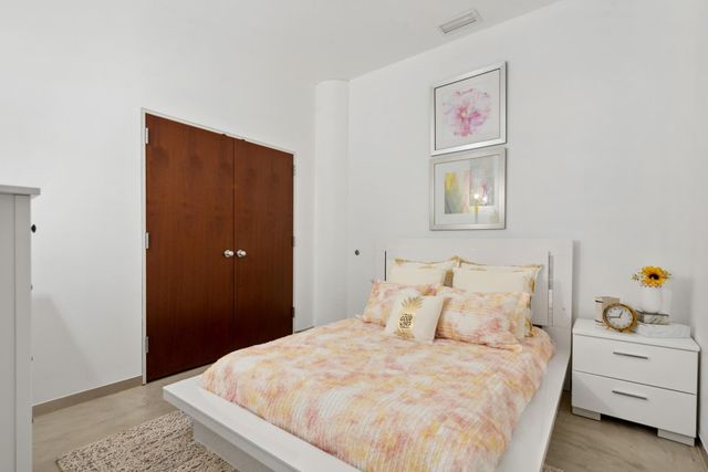 5601 Smetana Drive 608, Hopkins, MN 55343