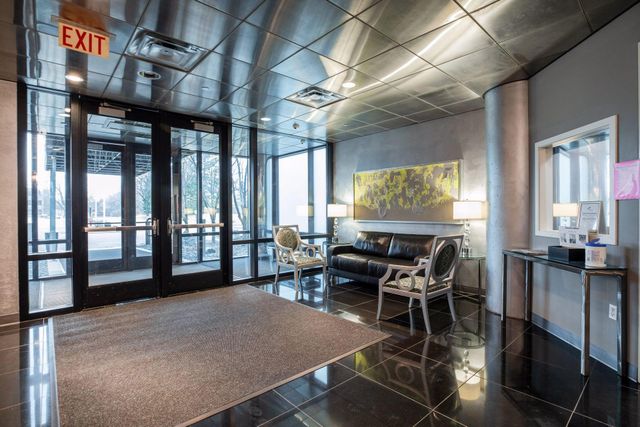 5601 Smetana Drive 608, Hopkins, MN 55343