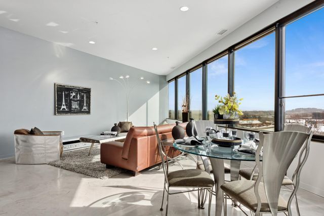 5601 Smetana Drive 608, Hopkins, MN 55343