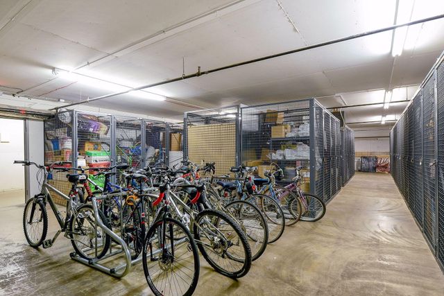 5601 Smetana Drive 608, Hopkins, MN 55343