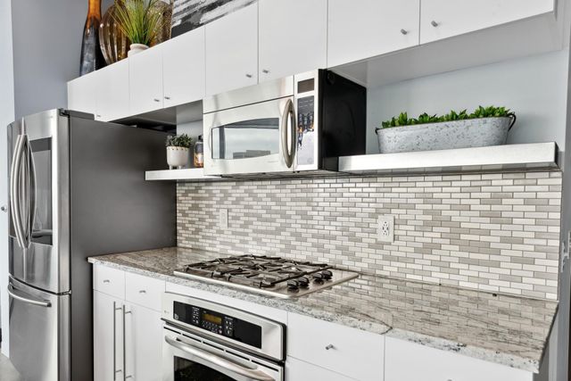 5601 Smetana Drive 608, Hopkins, MN 55343