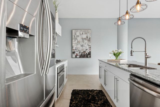 5601 Smetana Drive 608, Hopkins, MN 55343