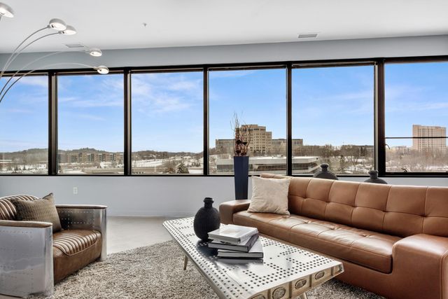 5601 Smetana Drive 608, Hopkins, MN 55343