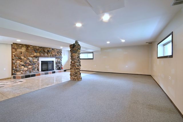564 W Harrison Road, Lombard, IL 60148