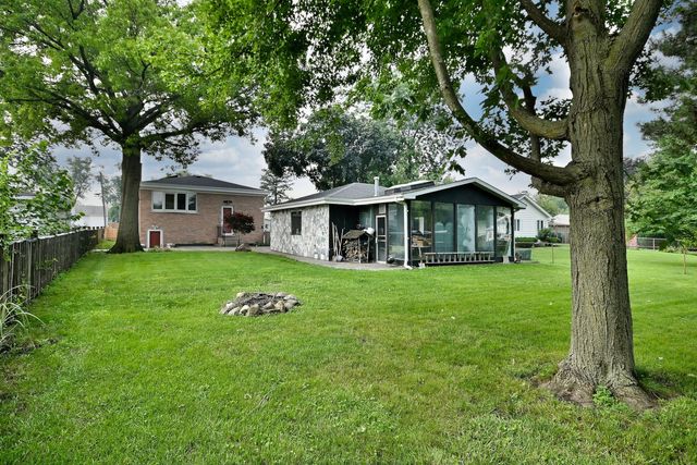 564 W Harrison Road, Lombard, IL 60148