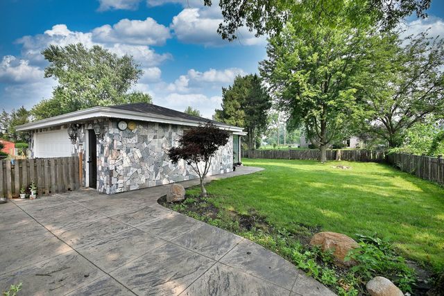 564 W Harrison Road, Lombard, IL 60148