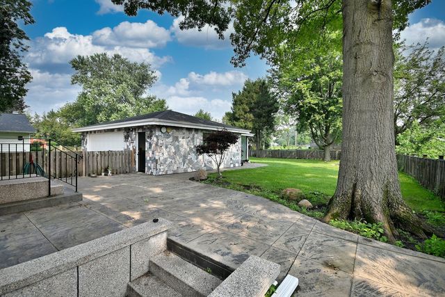564 W Harrison Road, Lombard, IL 60148